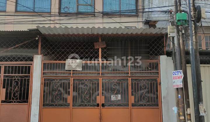 Rumah SHM Bagus di Jelambar 2