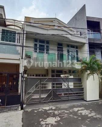 Rumah 2 Lantai Shm Strategis Di Duri Kepa Jakarta Barat