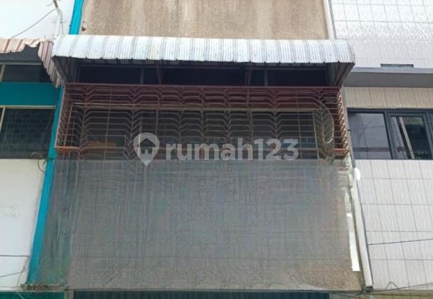 3-Story Ruko Ready to Occupy in Bandengan, North Jakarta 3-Story Ruko Ready to Occupy in Bandengan, North Jakarta