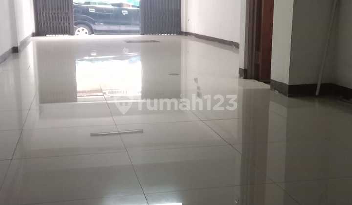 Strategic SHM Ready-to-Occupy Shop House in Penjaringan, North Jakarta