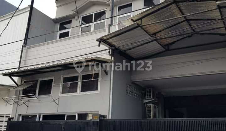 Good Title Deed House Ready to Live In, Jelambar, West Jakarta