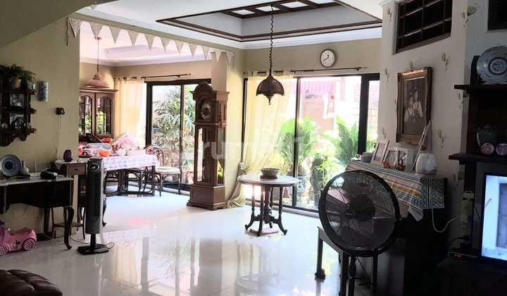 Rumah Tua Terawat Bagus Di Daerah Petojo  2