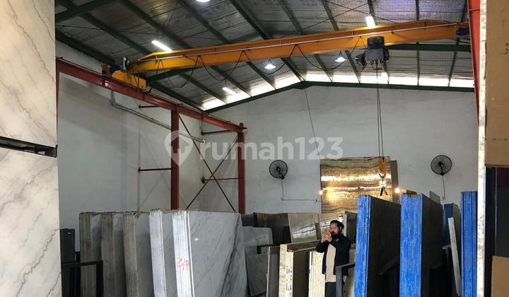 For Rent: Tidy and Secure Warehouse