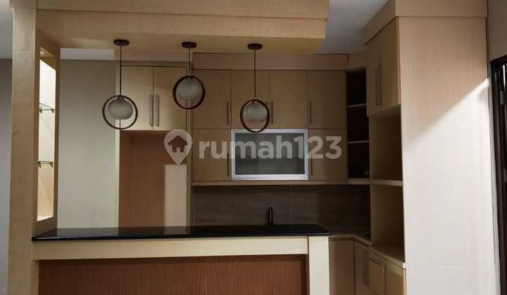 Unit in Foresta Good Condition Semi-furnished 2