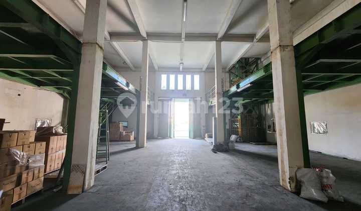 Good Warehouse in the Warehouse Area, 2.5 Floors, Equipped with Lift, Suitable for Production