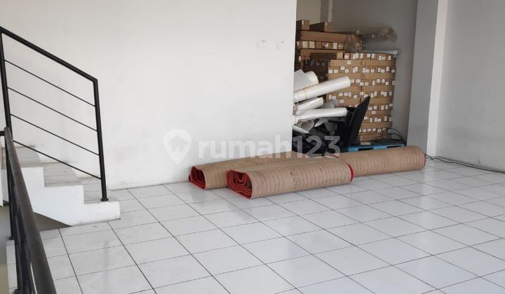 Shop House Suitable for Restaurant / Office Located in a Strategic Location 2