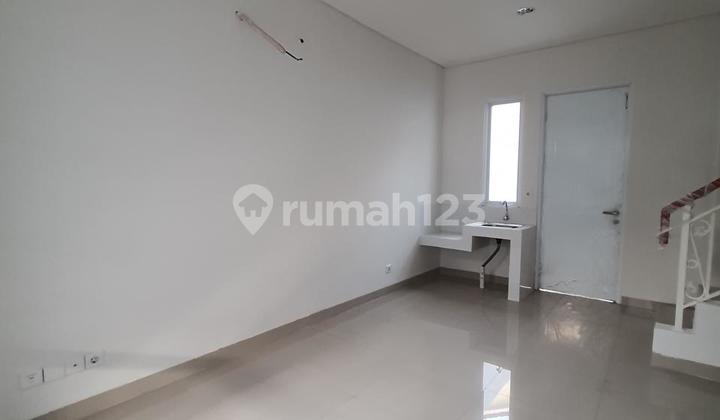 Rumah Modern 2 Lantai Strategis di Cluster La Seine Cakung Jakarta Timur - Siap Huni 2