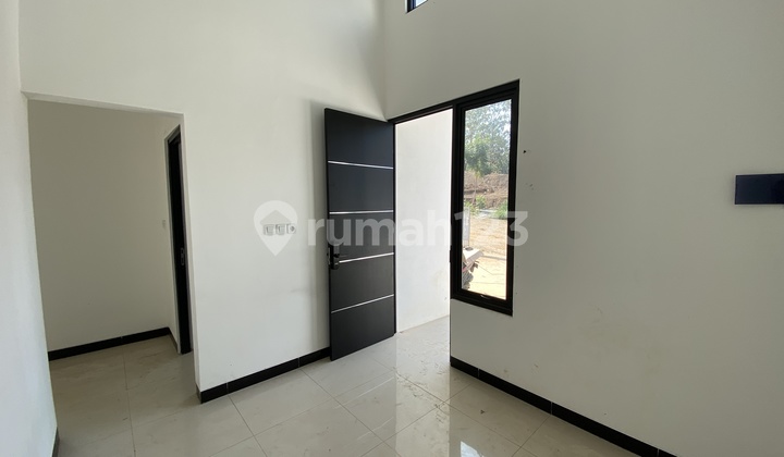 Ngaliyan Semarang House. Can Be Purchased with KPR or Cash. 11-Meter Wide Road. 2
