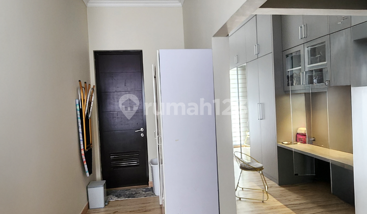 Rumah Siap Huni View Driving Range Golf di Legenda Wisata 2