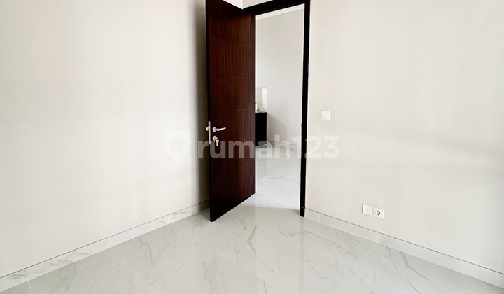 Rumah 2 Lantai Siap Huni Cluster Carnelian PIK 2 2