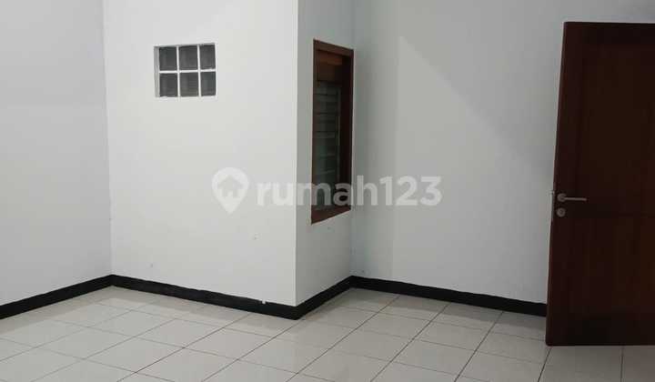 For Sale: House Very Close to School 2