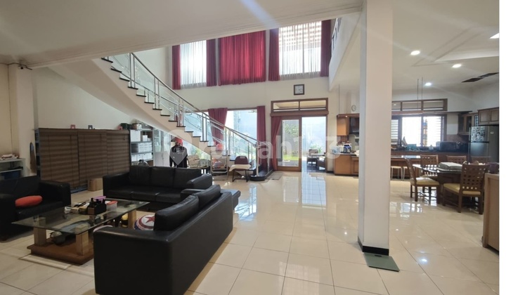 Jual Rumah Mewah Mekar Wangi Lokasi Strategis 1