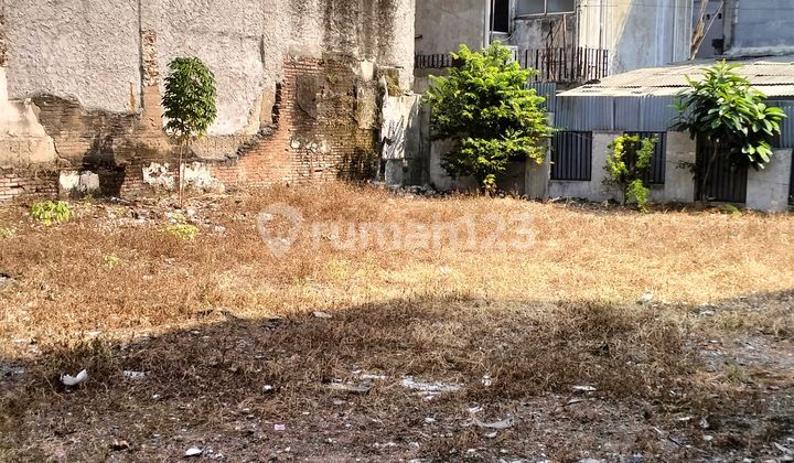 For Sale: Land Plot by the Roadside Location in Kebayoran Baru For Sale: Land Plot by the Roadside Location in Kebayoran Baru