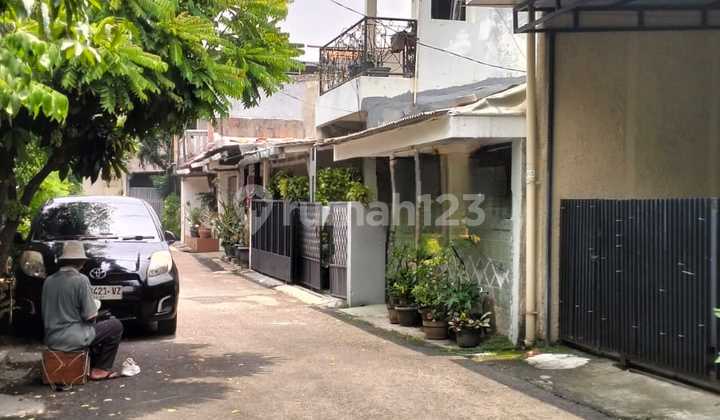 Rumah di cilandak harga di bawah 2 miliar dalam komplek