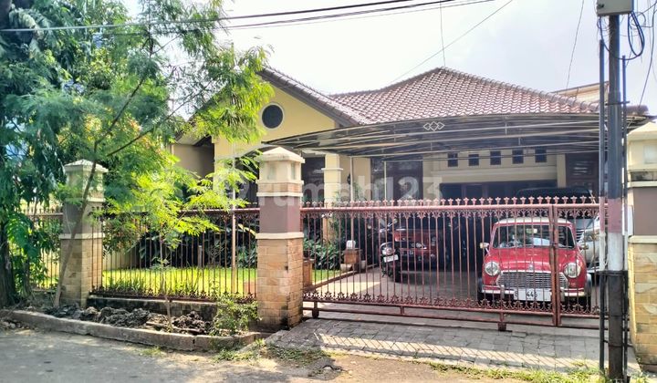 House in a Complex with a Quiet and Lush Environment, Flood-Free, Strategically Located