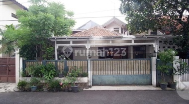 Rumah Lama Hitung Tanah Cilandak Dalam Komplek Jarang Ada Rumah Lama Hitung Tanah Cilandak Dalam Komplek Jarang Ada