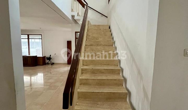 Rumah Hitung Tanah Di Pinggir Jalan Darmawangsa Kebayoran Baru Rumah Hitung Tanah Di Pinggir Jalan Darmawangsa Kebayoran Baru