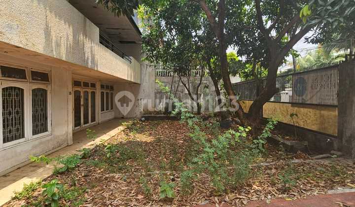 Rumah Lama Kebayoran Baru Lokasi Dalam Komplek Elite