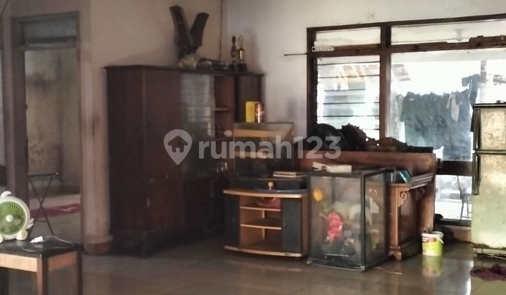 Rumah Tua Cocok untuk Rumah Kost Harga Murah di Bawah Pasar Rumah Tua Cocok untuk Rumah Kost Harga Murah di Bawah Pasar