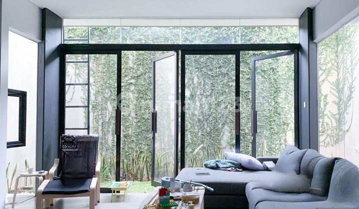 Quick Sale Ready-to-Live-In Townhouse in Kebagusan, South Jakarta Quick Sale Ready-to-Live-In Townhouse in Kebagusan, South Jakarta