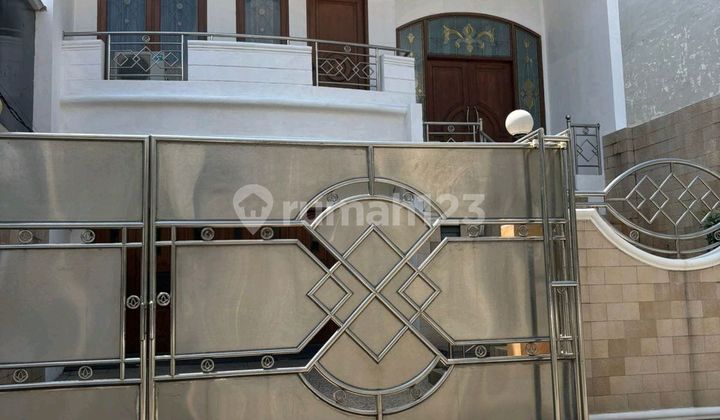 3-Story Boarding House in Kelapa Gading 1