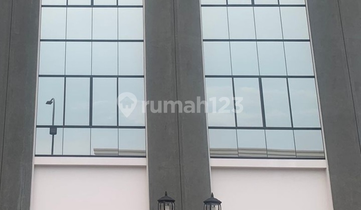 Rent a 4-story Shop House in Sedayu Rent a 4-story Shop House in Sedayu