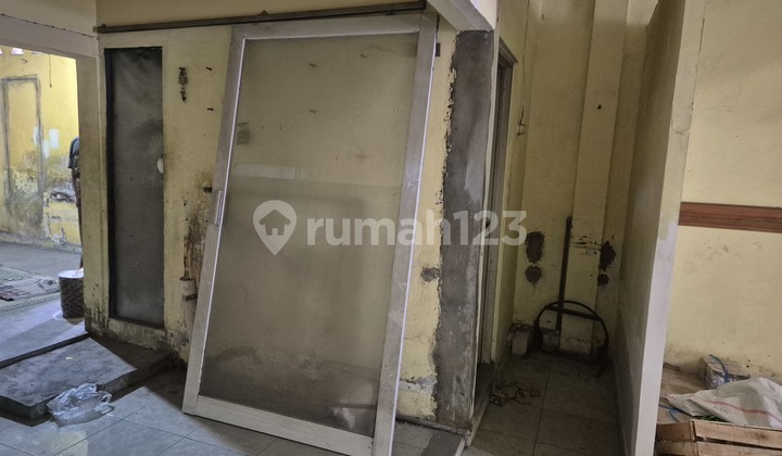 For Sale: Strategic Central City Shop House Ready to Occupy 2