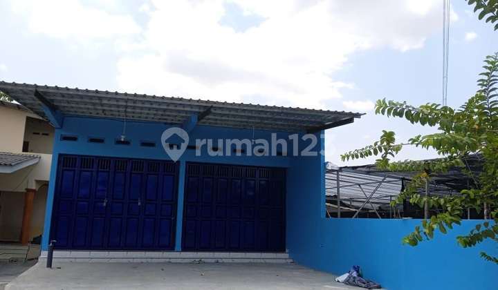 For rent. Ready-to-occupy shop house. Flood-free. Strategic location. 1