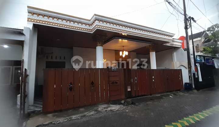 Rumah Bagus Siap Huni Dengan Kolam Renang Pribadi Di Plamongan 2