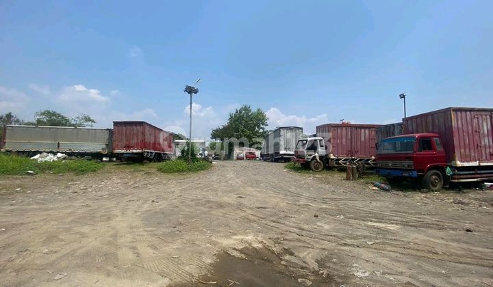 Strategic Land Suitable for Supermarket, Office, Warehouse, etc. 2