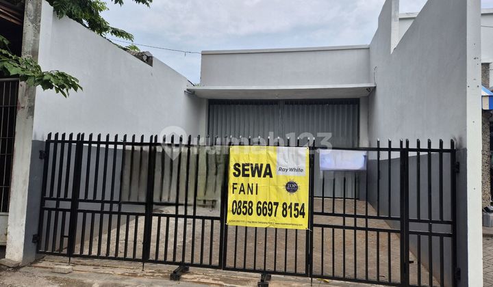 Disewakan Ruko 1 Lantai Siap Huni Habis Renovasi Strategis di Jalan Besar Cocok Buat Usaha