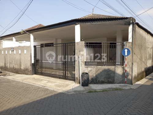 Rumah Unfurnished di daerah Tanah Mas Bagus A4284FLO 2