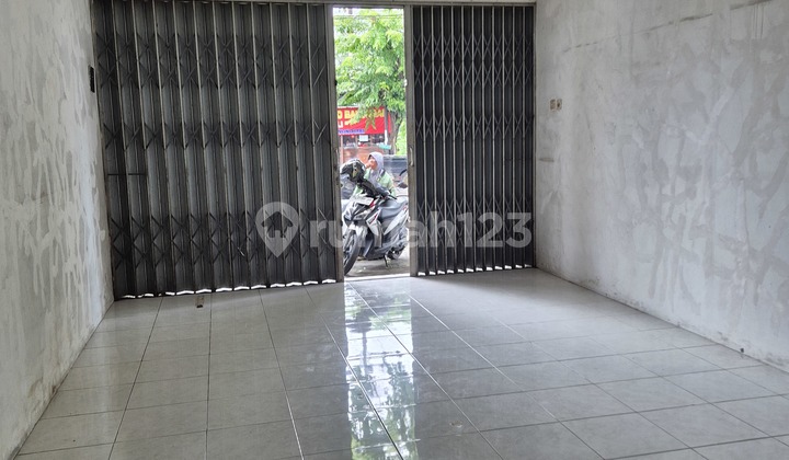 For Rent: Ready-to-Use Shop House on Main Road Frontage 1