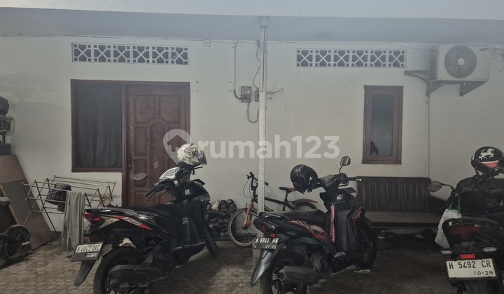 For Sale Negotiable Comfortable Boarding House, Strategic Location Spacious Parking Area 2