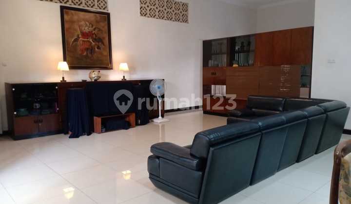 Rumah Mewah Siap Huni Furnished 75% Kayu Jati Tinggal Bawa Koper Rumah Mewah Siap Huni Furnished 75% Kayu Jati Tinggal Bawa Koper