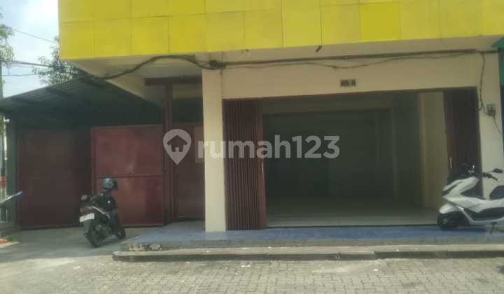 Disewakan Ruko 2 Lantai Siap Pakai Habis Renovasi Lokasi Strategis Depan Jalan Raya 1