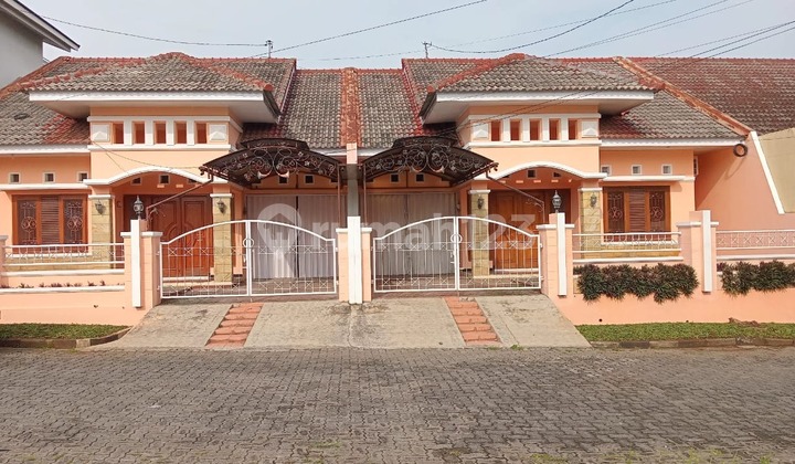 Disewakan Rumah Nyaman dengan pemandangan yang asri di Banyumanik 1