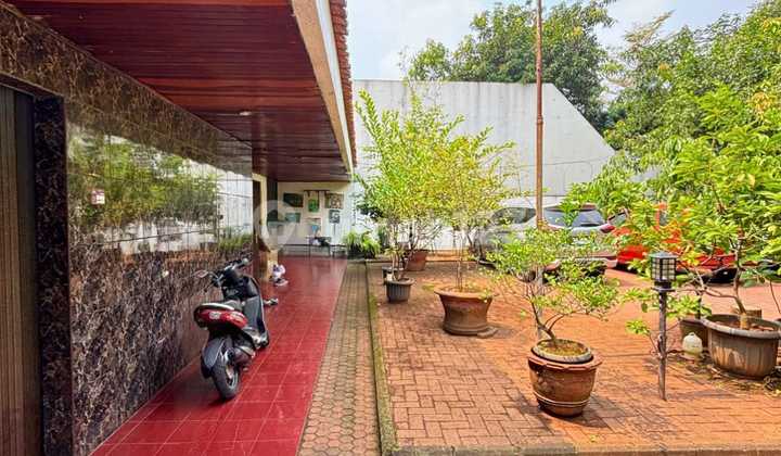 Comfortable, Strategic, and Nice Boarding House 2