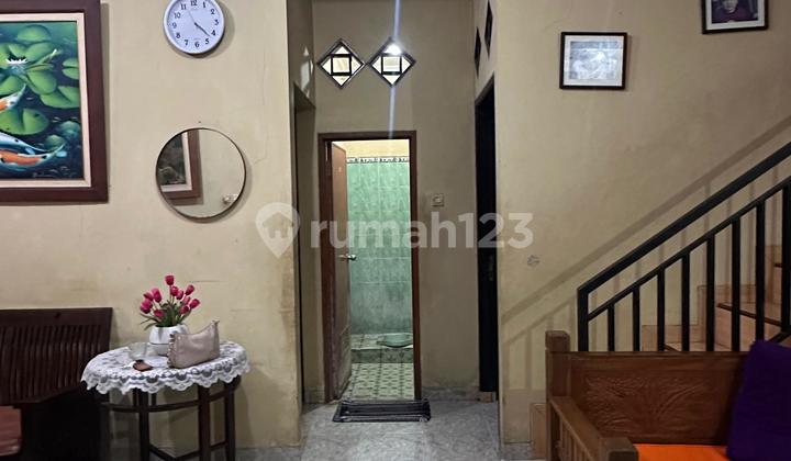 Dijual Cepat Rumah Bagus di Cluster Graha Raya 1 1/5 Lantai
