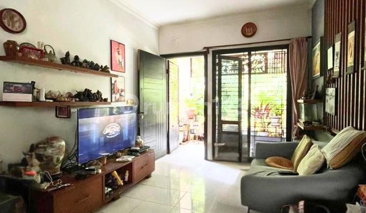 For Sale: Mrs. Rumah Hook in Bintaro Sector 9