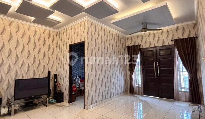 Dijual Cepat Rumah Bagus Nyaman dan Terawat Rapi di Graha Raya