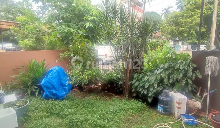 Dijual Cepat Rumah Depan Taman di Graha Raya Bintaro Jaya