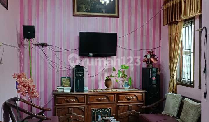 For Sale: House with Boarding Rooms in Graha Raya Area, Bintaro Jaya 2