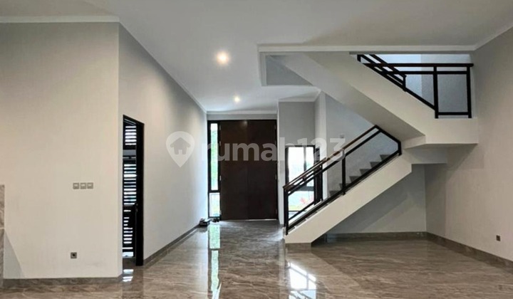 Dijual Cepat Excusive Tropical Swimming Pool di Bintaro Jaya 2