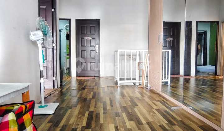 Dijual Cepat Rumah 2 Lantai Semi Furnish di Griya Kencana