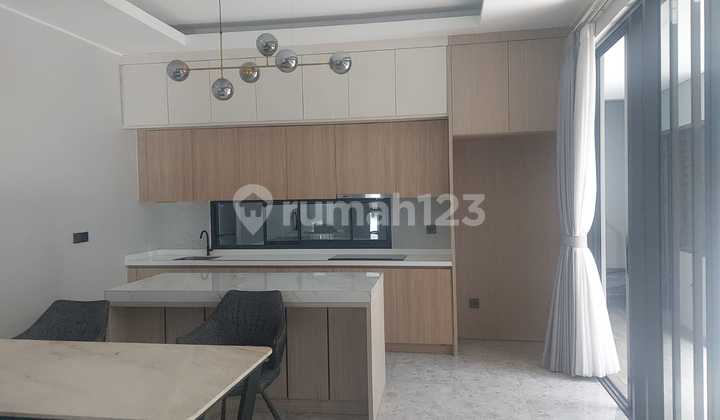 Dijual Rumah di Sutera Narada