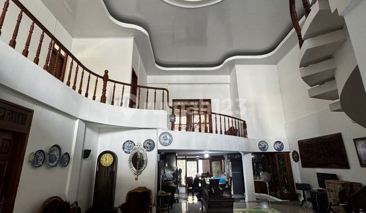 Tenggilis Ubaya Front Kost House 19 Rooms Minimal Renovation 2