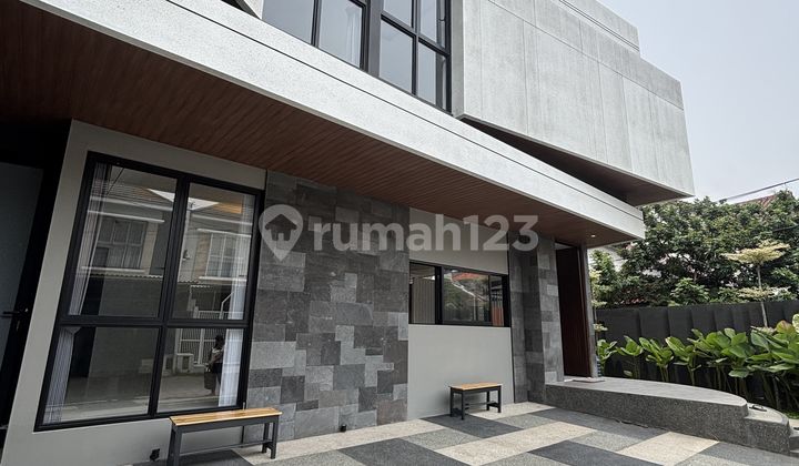 Minimalist Modern New Ready-to-Occupy Beautiful Manyar House Minimalist Modern New Ready-to-Occupy Beautiful Manyar House