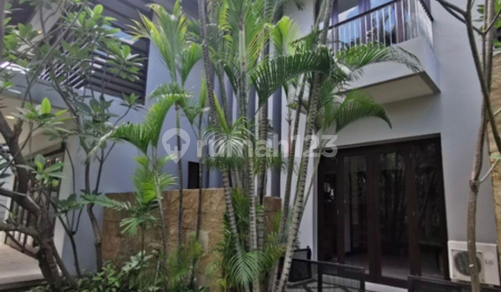 Rumah Graha Family Tropical Modern Furnish Siap huni