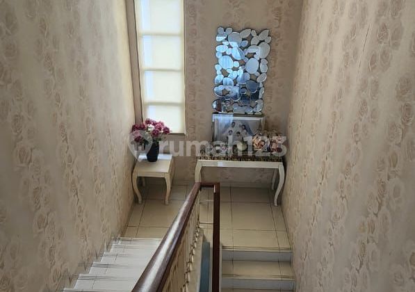  Dijual Rumah Di Amethyst PHG Gading Serpong 2